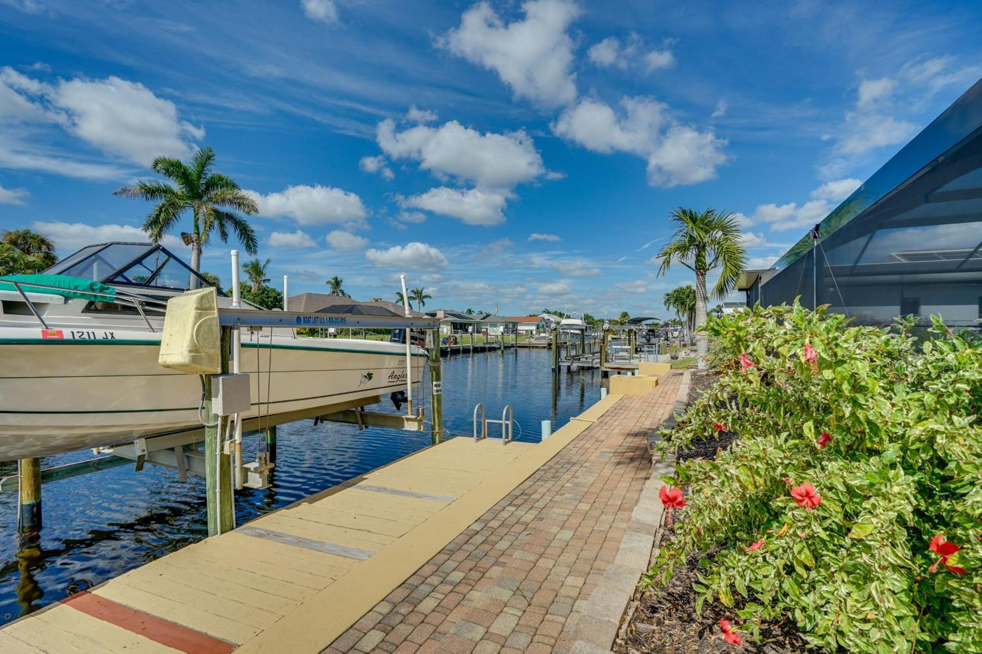 Beachy Cape Coral Home - Swim, Fish, Boat! Екстер'єр фото